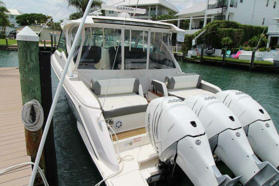 2021 Tiara Yachts 38LX