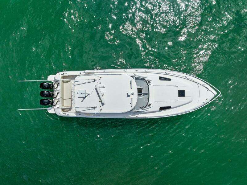 2018 Intrepid 430 Sport Yacht