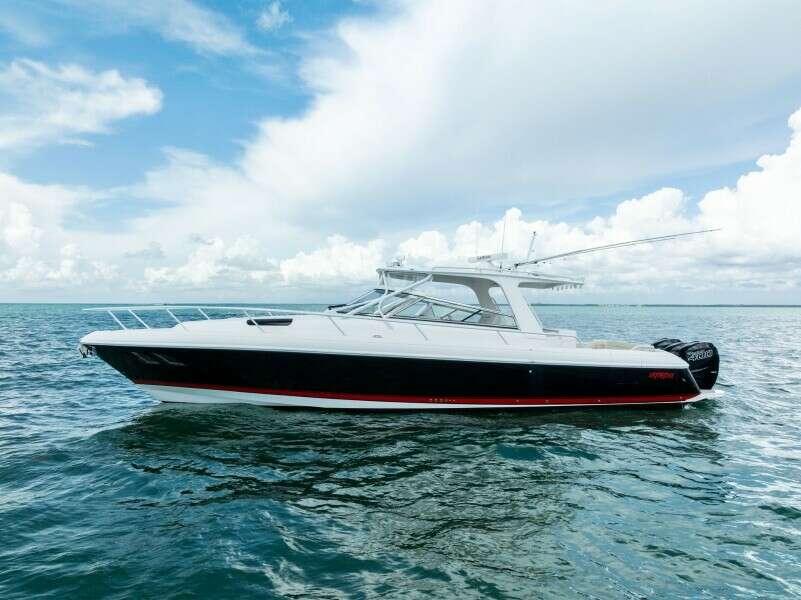 2018 Intrepid 430 Sport Yacht