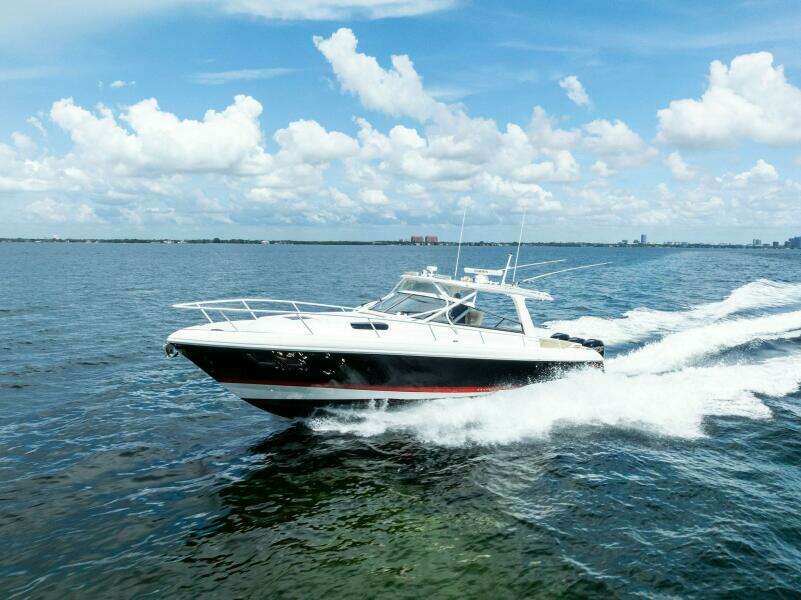 2018 Intrepid 430 Sport Yacht