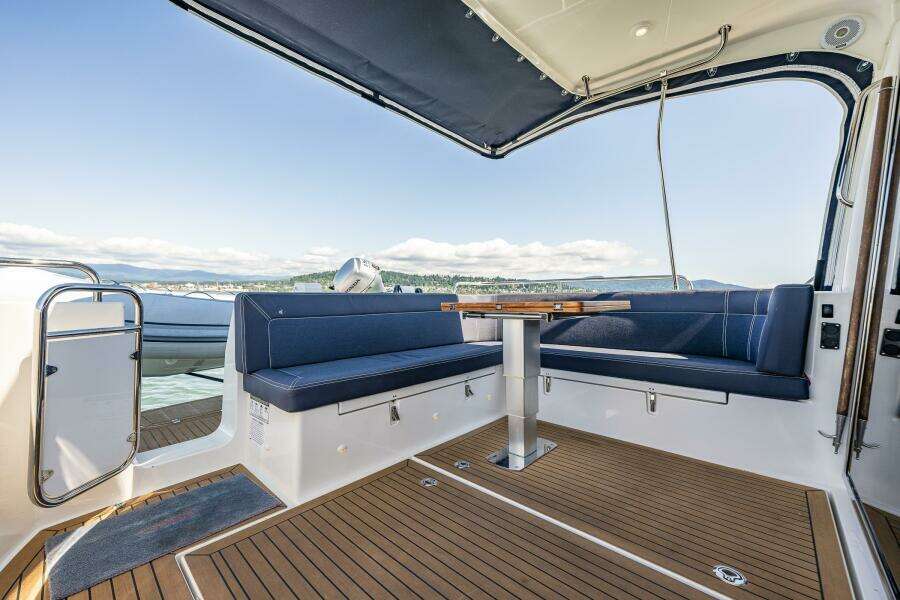 2021 Nimbus 405 Coupe