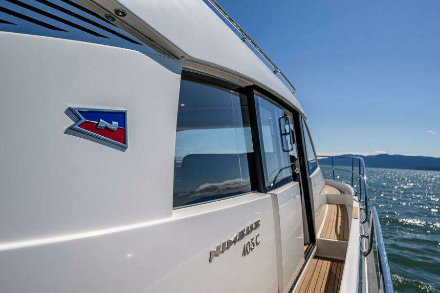 2021 Nimbus 405 Coupe