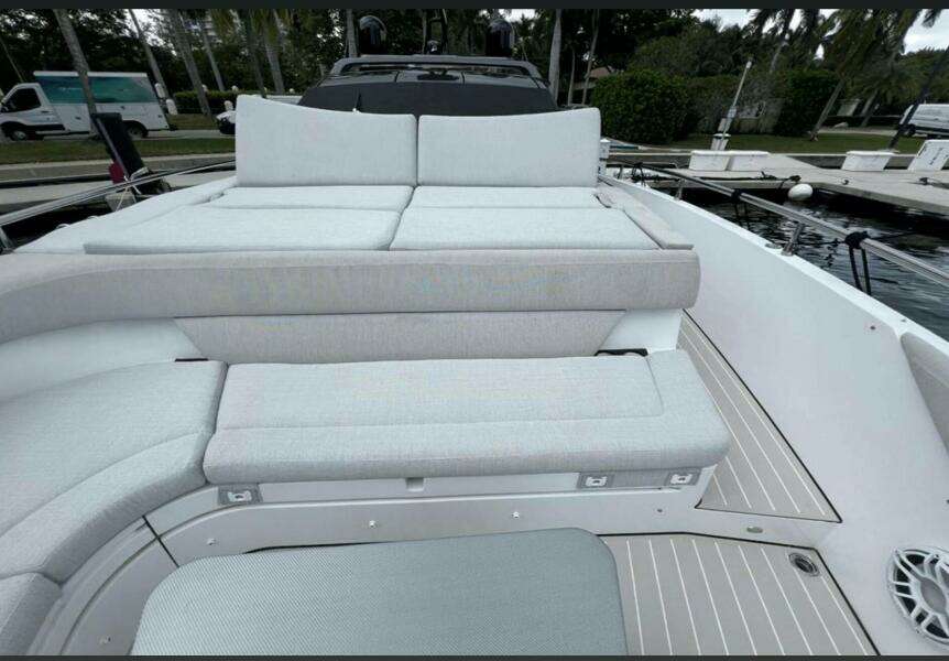 2022 Azimut Verve 42