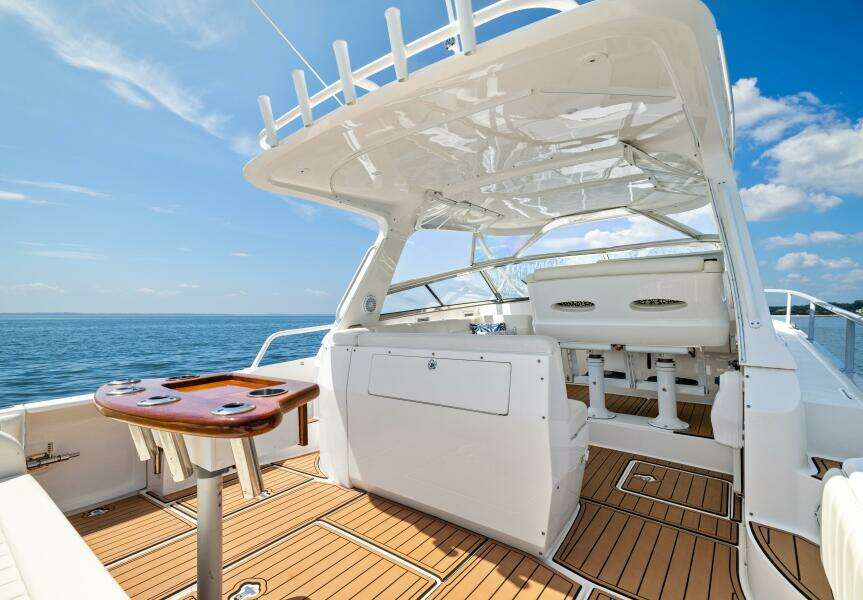 2015 Intrepid 430 Sport Yacht