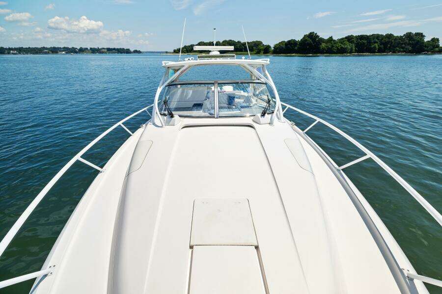 2015 Intrepid 430 Sport Yacht