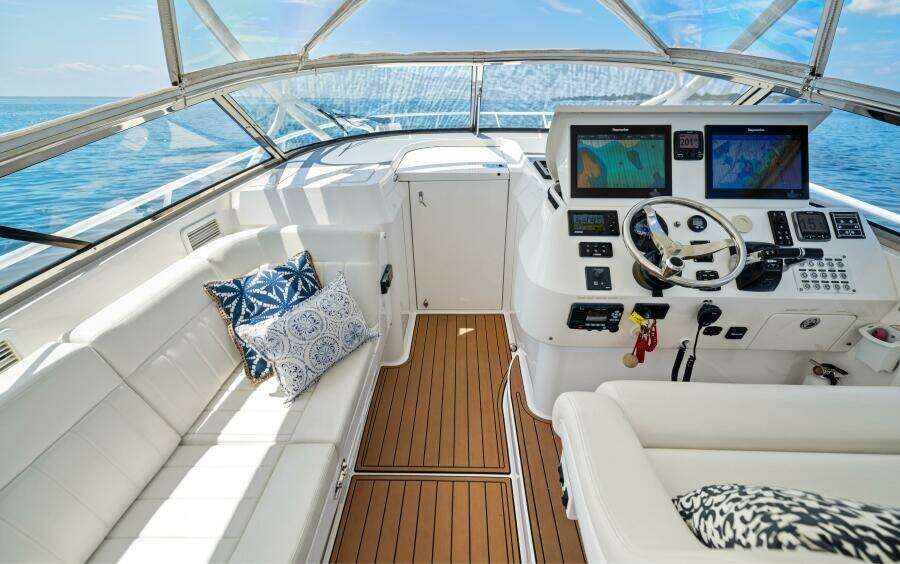 2015 Intrepid 430 Sport Yacht