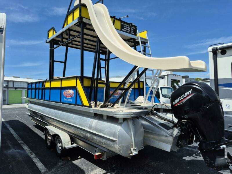 2021 Bahama Commercial Grade Tri-Too