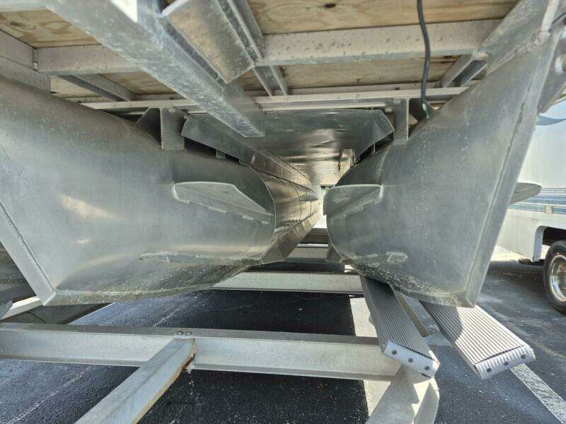 2021 Bahama Commercial Grade Tri-Too