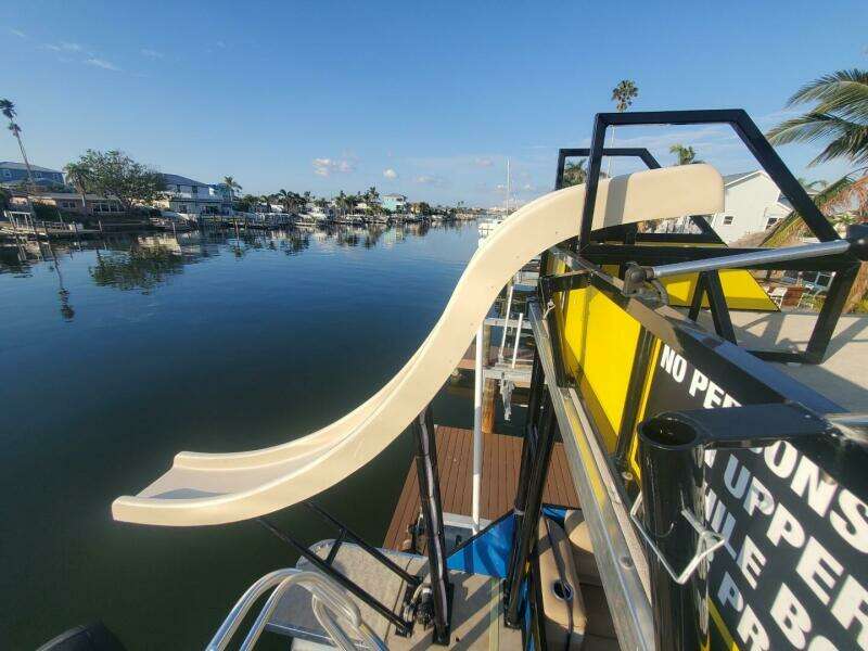 2021 Bahama Commercial Grade Tri-Too