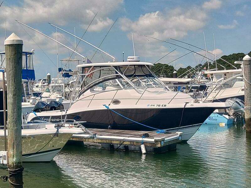 Pro Line 32 Express Starboard Bow Profile View