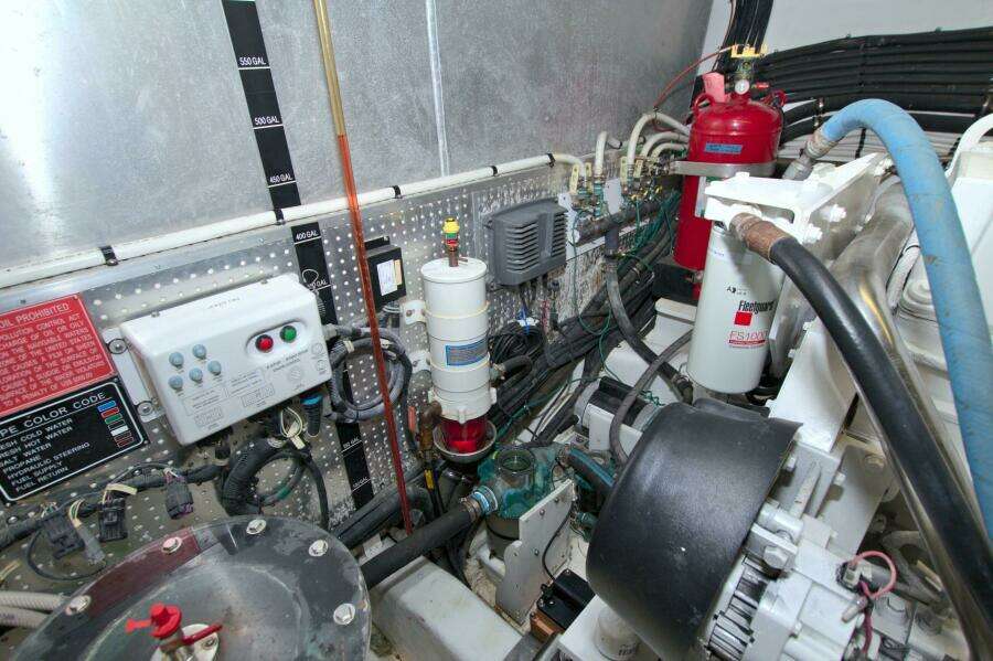 2015 Dyna Yachts 60 Pilothouse Motoryacht