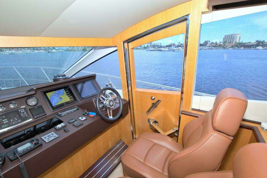 2015 Dyna Yachts 60 Pilothouse Motoryacht