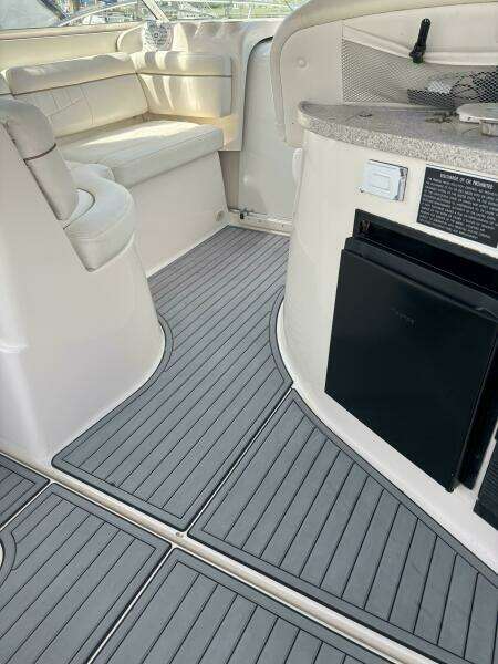 2002 Rinker 342 Fiesta Vee