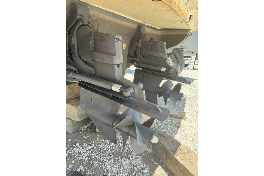 2002 Rinker 342 Fiesta Vee