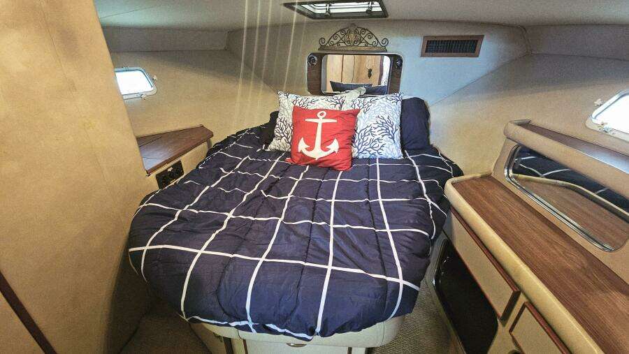 1986 Chris-Craft 381 Catalina