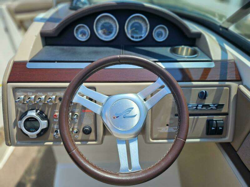 2012 Sea Ray 250 SLX