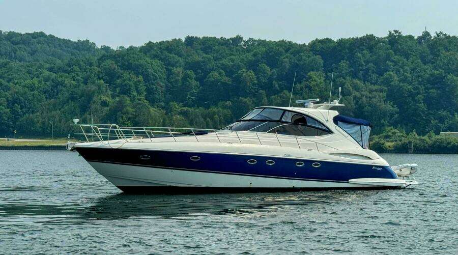 2005 Cruisers Yachts 540 Express