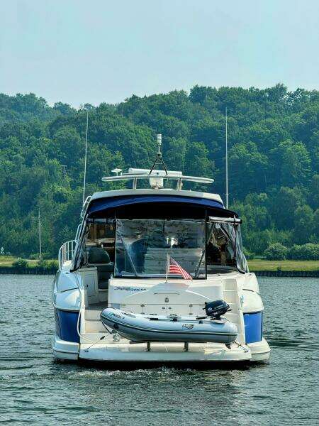 2005 Cruisers Yachts 540 Express