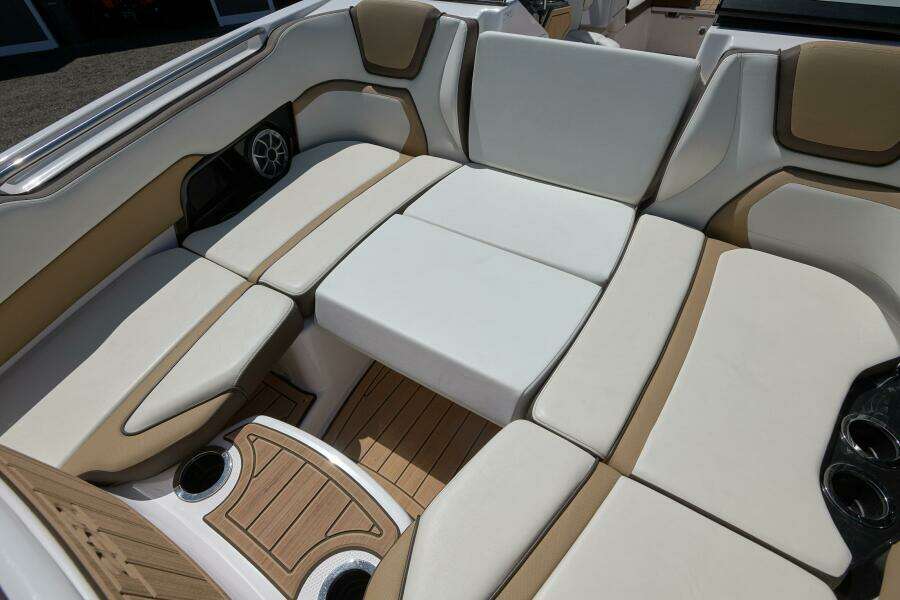 2023 Yamaha Boats 252S