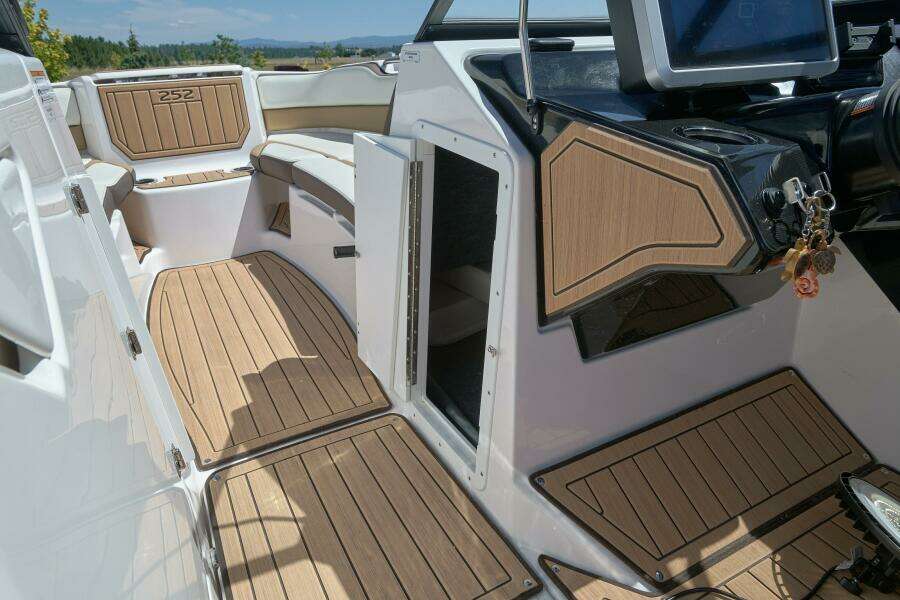 2023 Yamaha Boats 252S