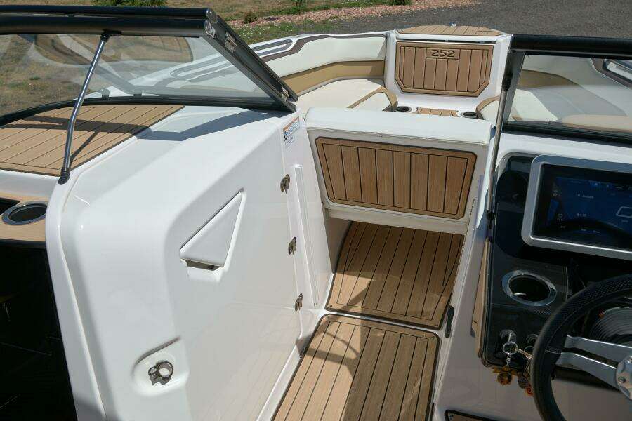2023 Yamaha Boats 252S