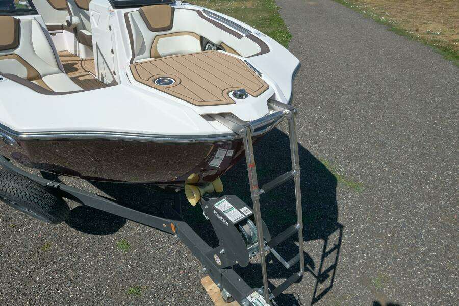 2023 Yamaha Boats 252S