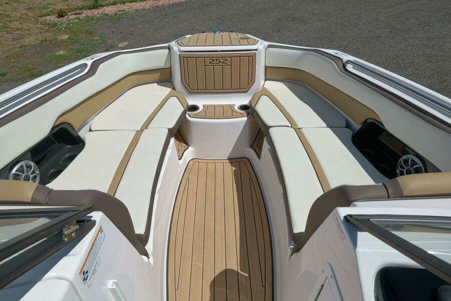 2023 Yamaha Boats 252S