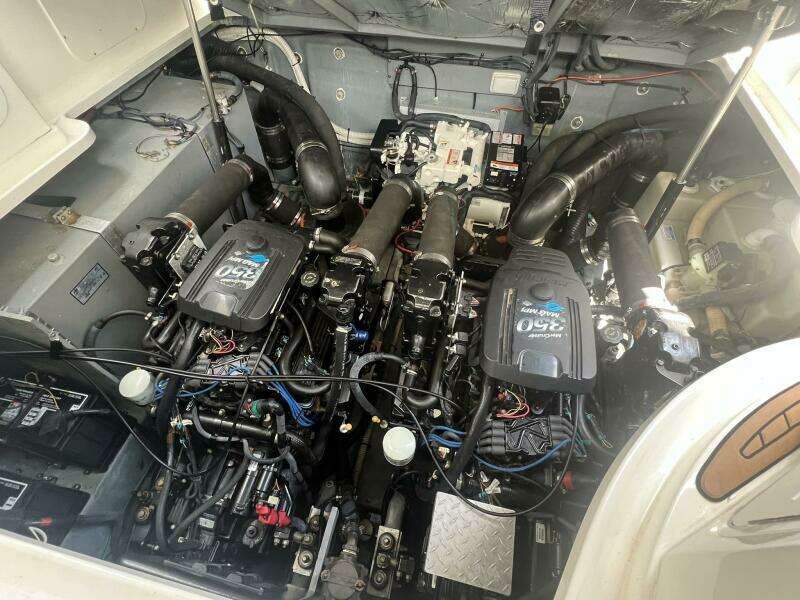 2003 Sea Ray 320 Sundancer