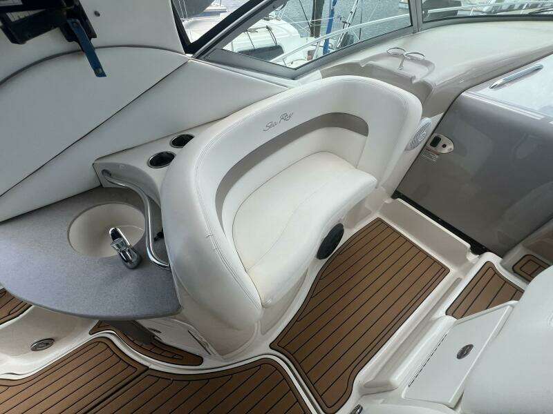 2003 Sea Ray 320 Sundancer