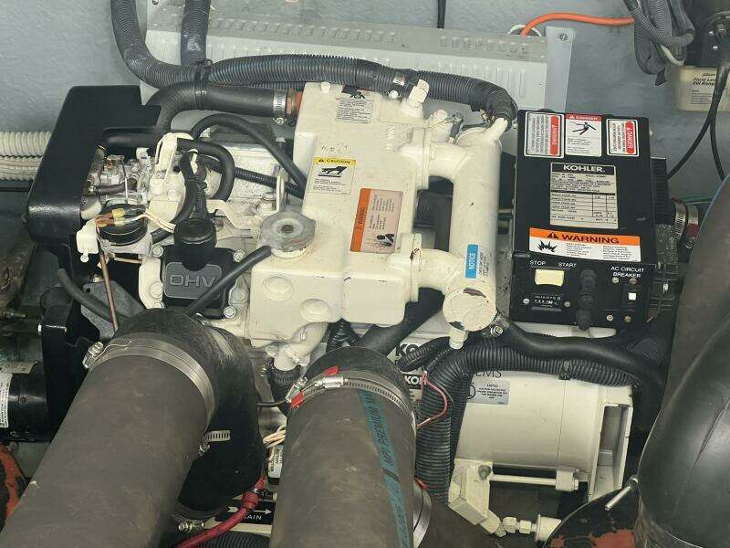 2003 Sea Ray 320 Sundancer