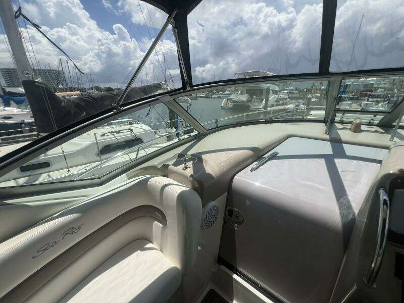 2003 Sea Ray 320 Sundancer