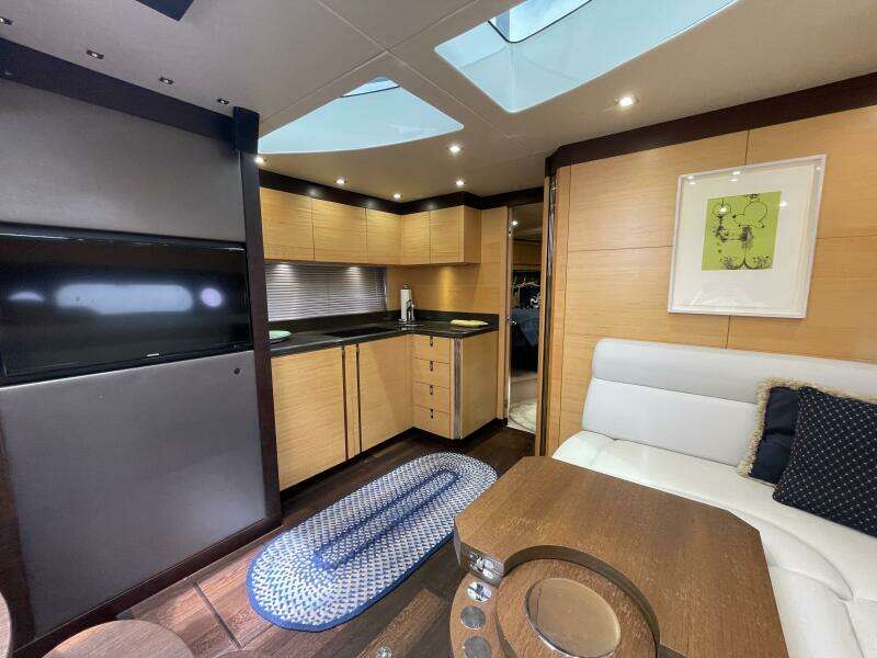 2015 Sunseeker San Remo SONYA Salon