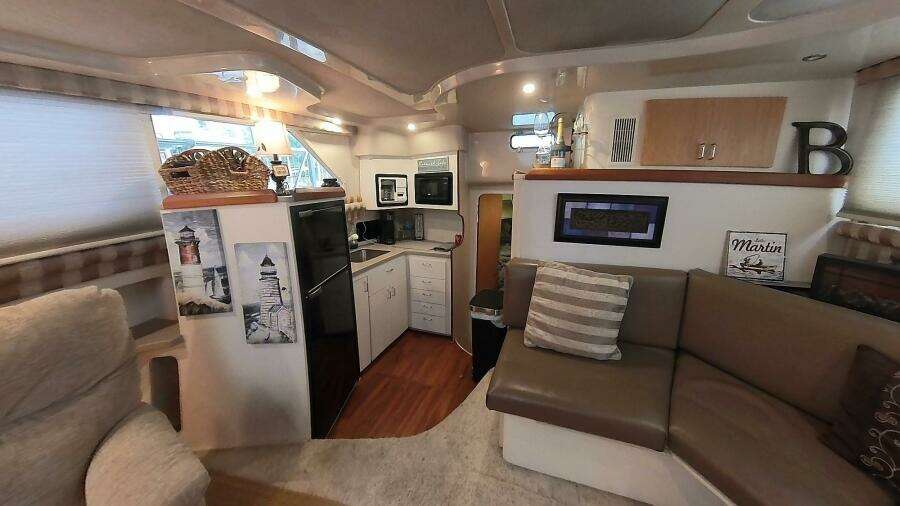 34 ft Mainship - Salon Looking Forward