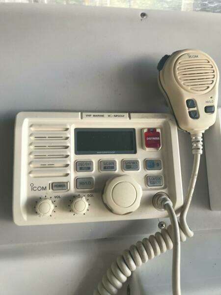34 ft Mainship - Helm Marine Radio