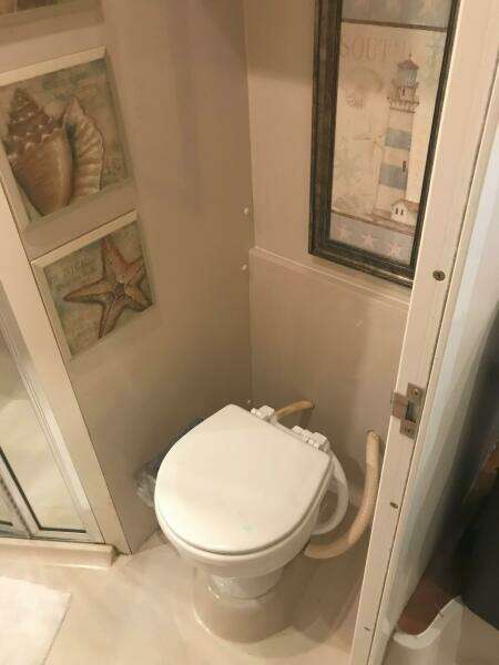 34 ft Mainship - Forward Head