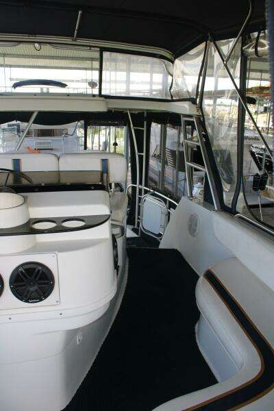 34 ft Mainship - Flybridge Port Side