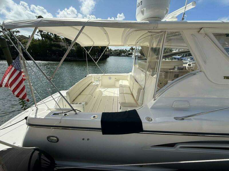 2000 Tiara Yachts 5200 Express