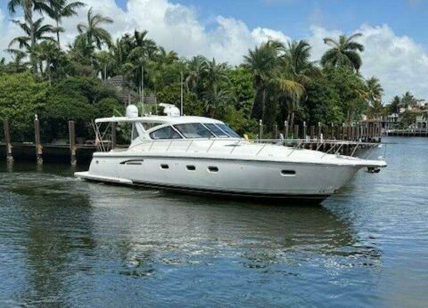 2000 Tiara Yachts 5200 Express