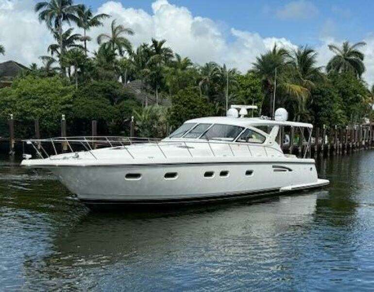 2000 Tiara Yachts 5200 Express