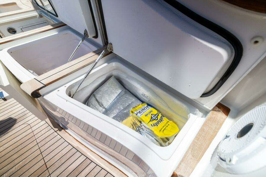 2011 Viking 70 Convertible