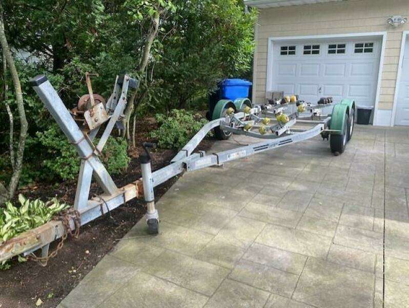 2000 Seaswirl Striper 2300