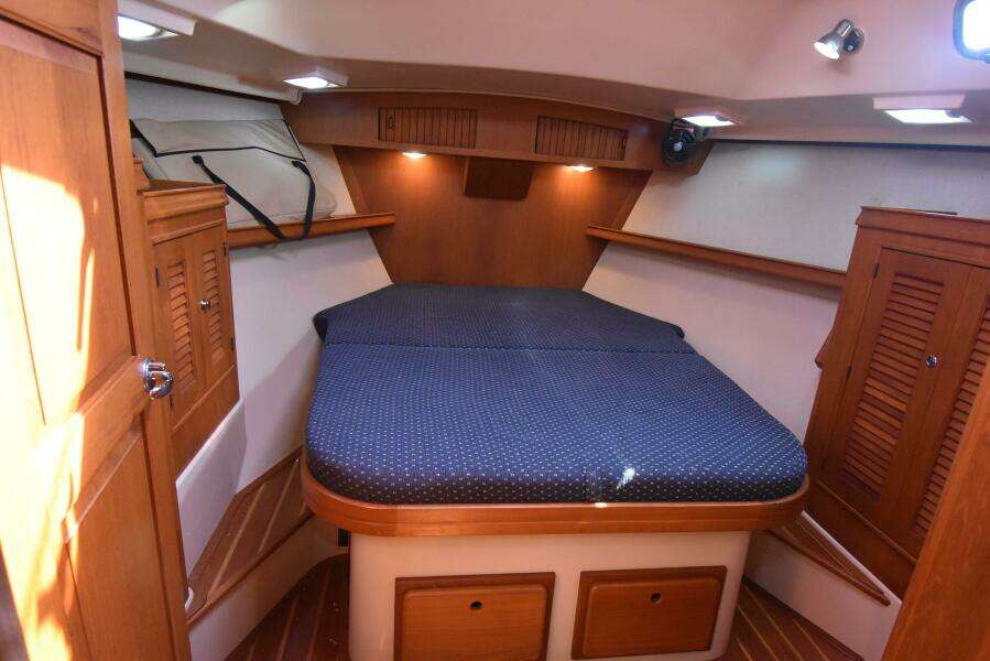 2004 Island Packet 485