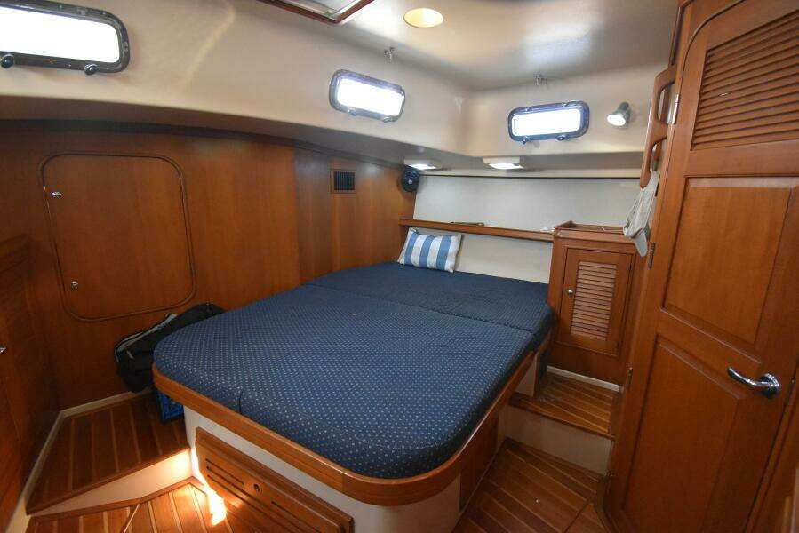 2004 Island Packet 485