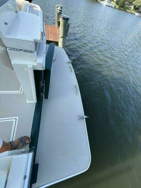 1996 Albin 32+2 Command Bridge