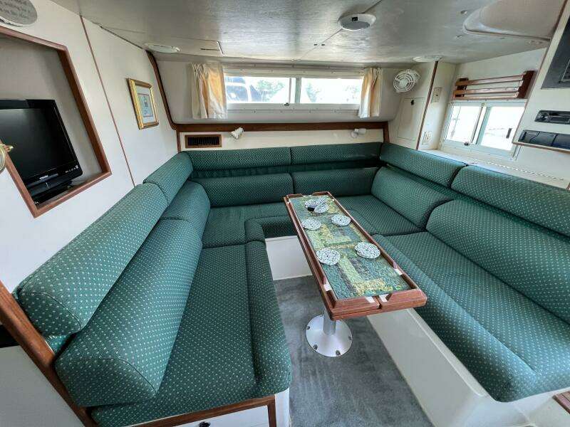 1996 Albin 32+2 Command Bridge