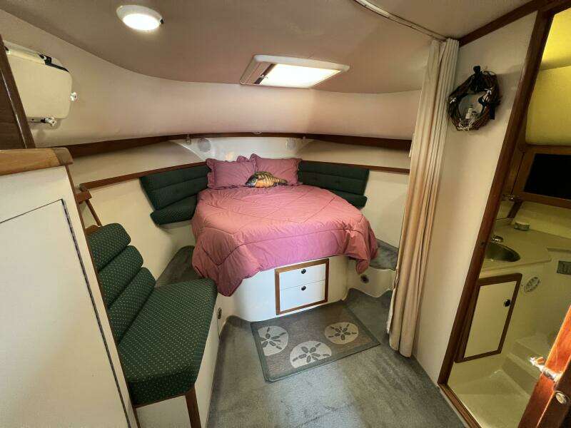 1996 Albin 32+2 Command Bridge