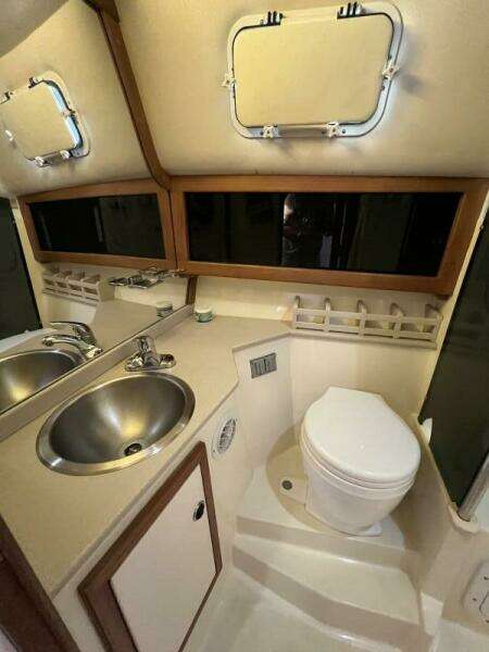 1996 Albin 32+2 Command Bridge