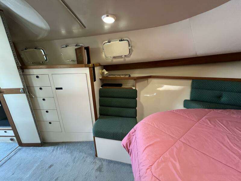 1996 Albin 32+2 Command Bridge