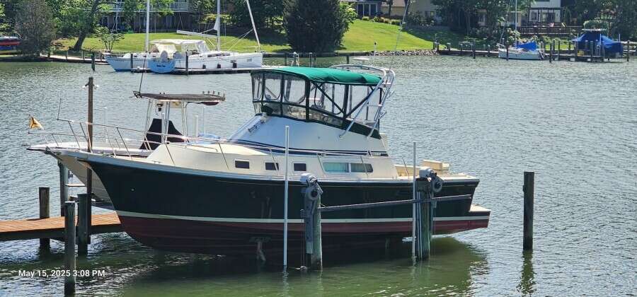 1996 Albin 32+2 Command Bridge