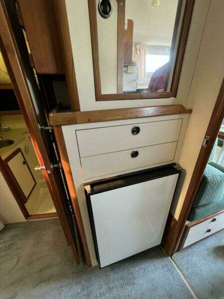 1996 Albin 32+2 Command Bridge